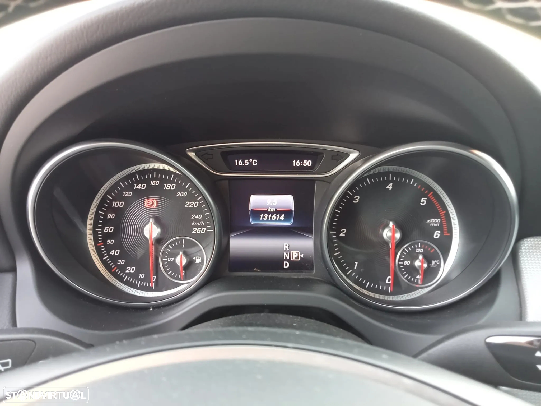 Mercedes-Benz CLA 180 Shooting Brake d 7G-DCT Urban - 56
