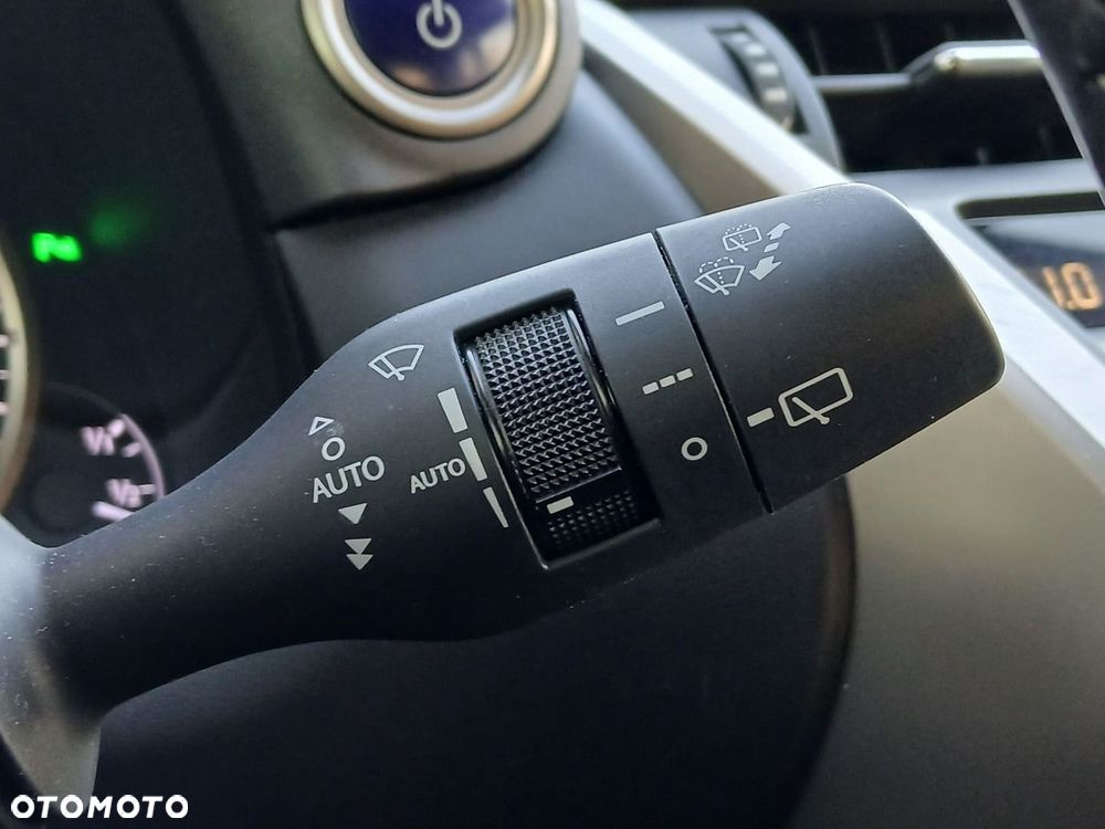 Lexus NX 300h F Impression AWD - 33