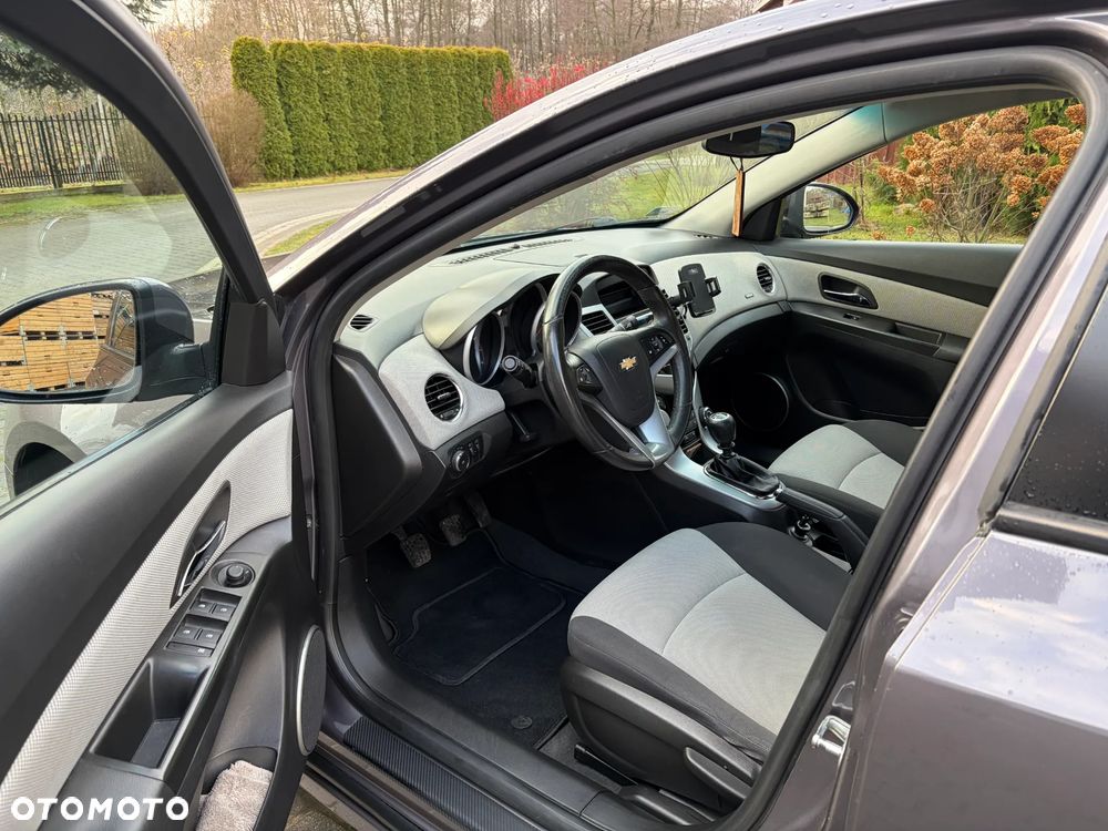 Chevrolet Cruze 1.6 LS - 4