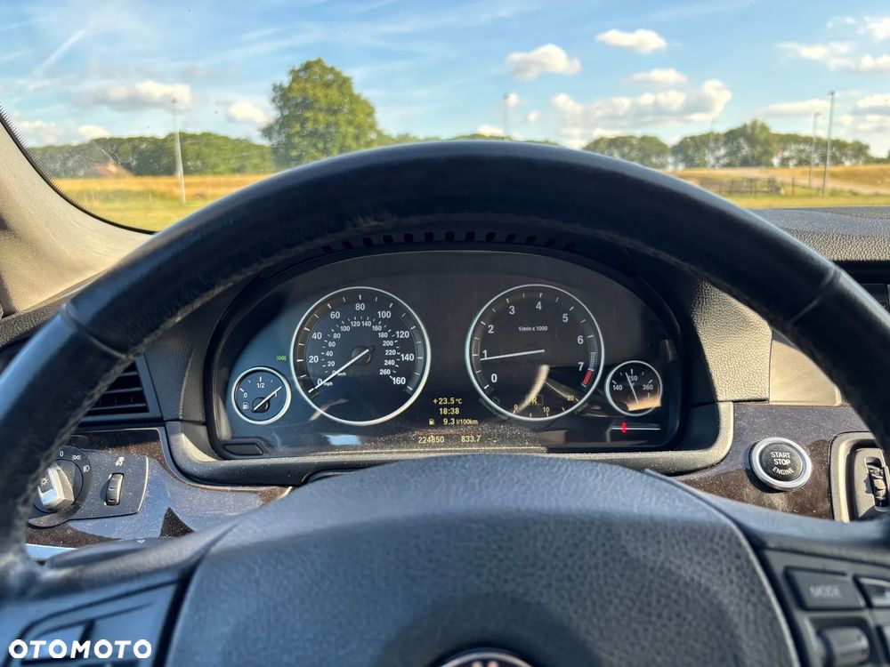BMW Seria 5 535i xDrive - 10