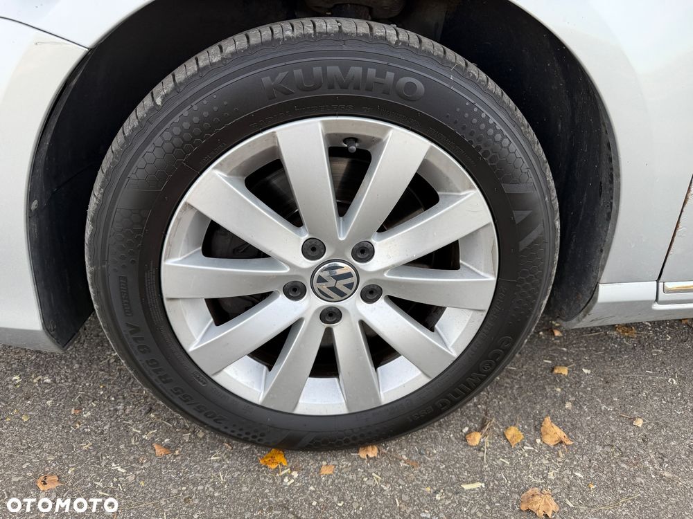 Volkswagen Passat - 17
