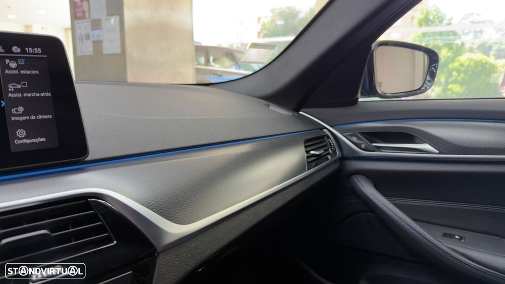 BMW 530 e Pack Desportivo M - 32