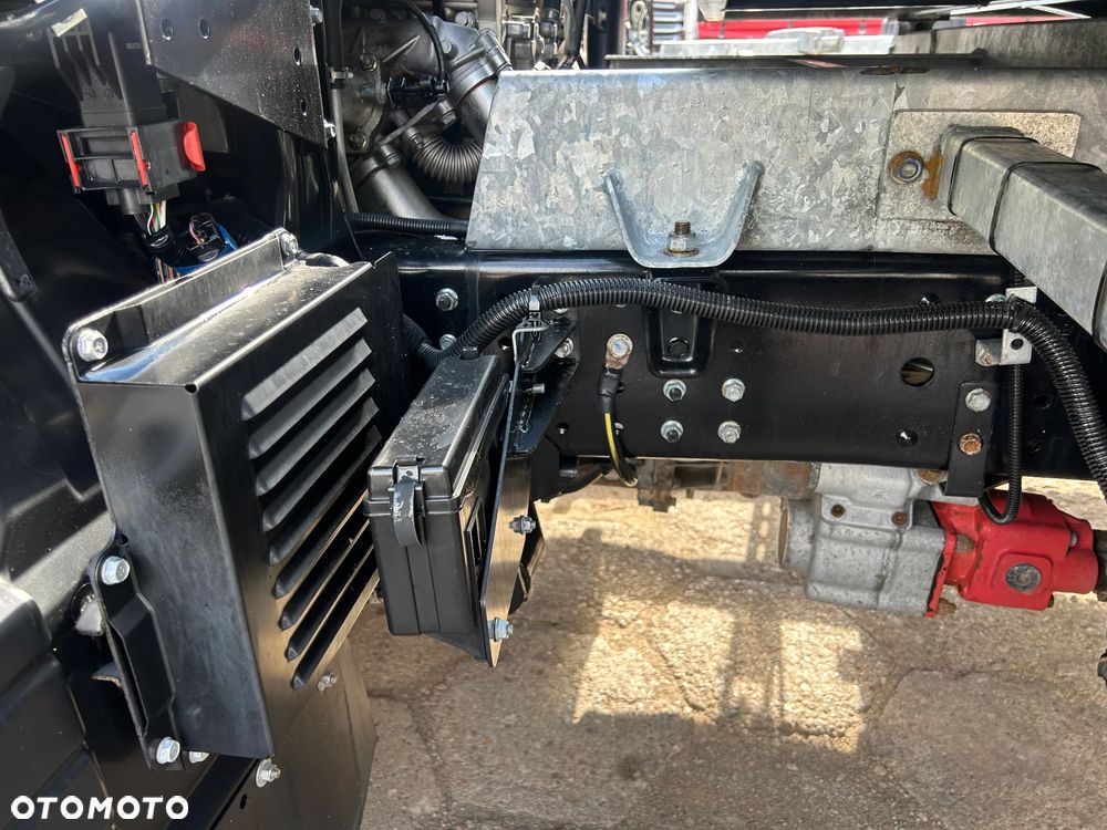 Mitsubishi FUSO CANTER 7C18 / WYWROTKA 3-STRONNA / 2 SZTUKI / TYLKO 12 TYS. KM PRZEBIEGU / POLSKI SALON / PRAWO JAZDY KATEGORIA "C' Z TACHOGRAFEM / DUŻA ŁADOWNOŚĆ 4075 KG !! - 28
