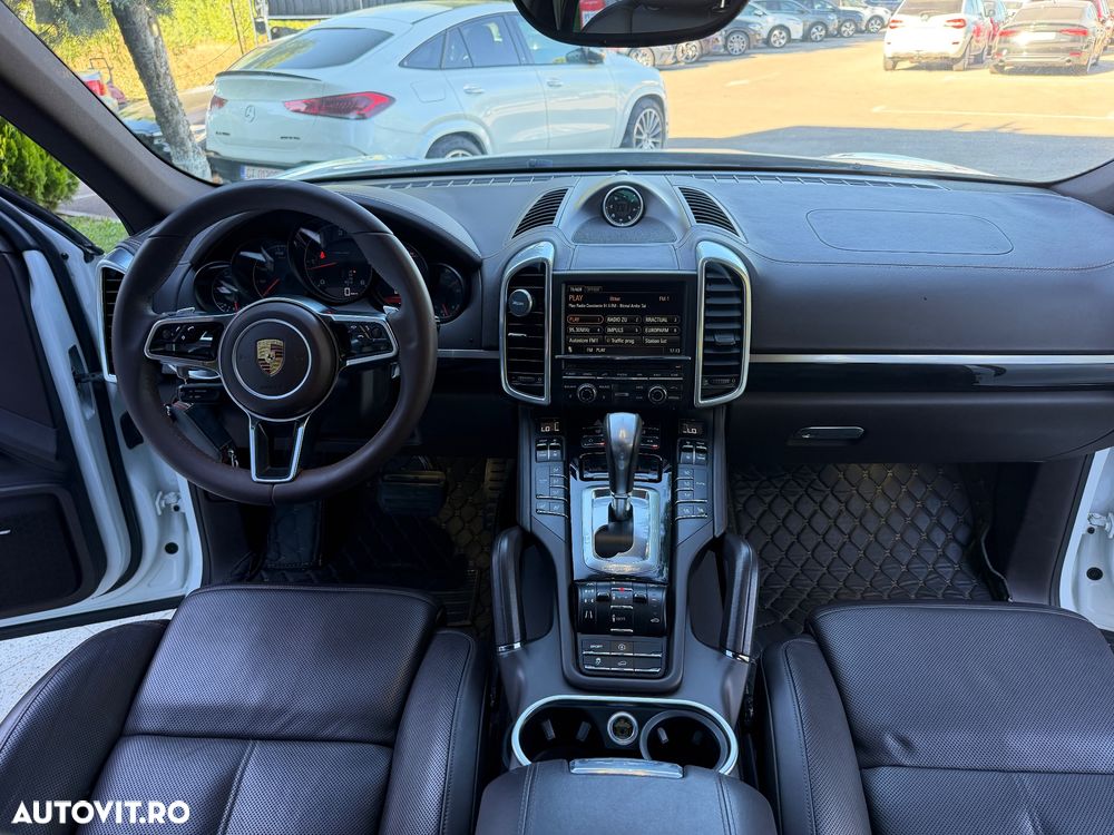 Porsche Cayenne - 8