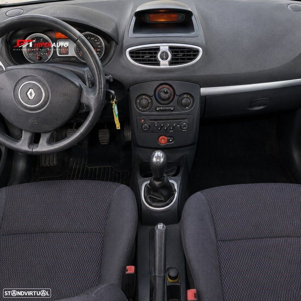 Renault Clio 1.2 16V Dynamique S - 11