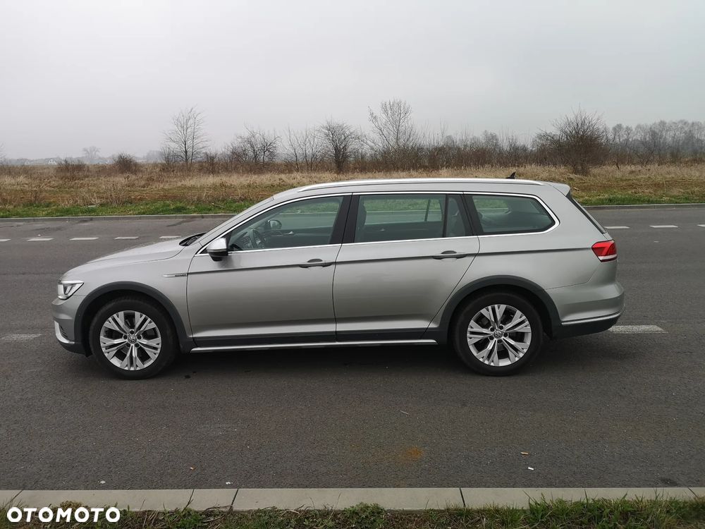 Volkswagen Passat - 4