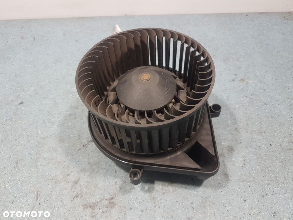 AUDI A4 B6 DMUCHAWA POWIETRZA 8E1820021B - 1