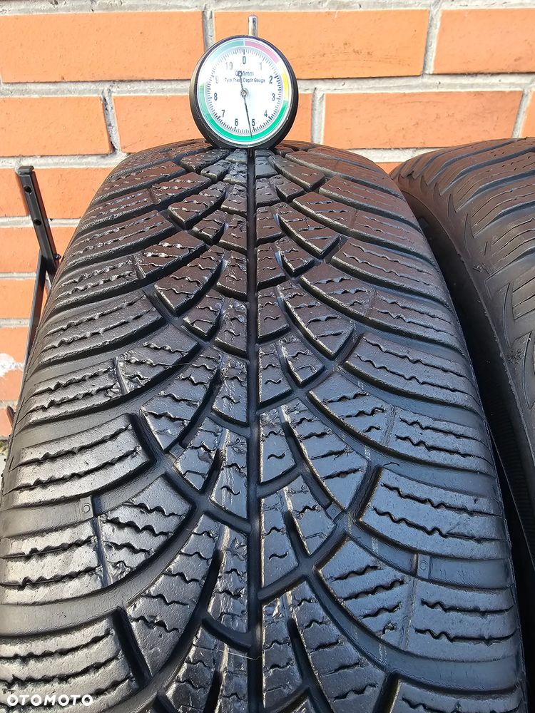 (A49) 175/65R14 82T 5,5mm / GoodYear UltraGrip 9 - 7