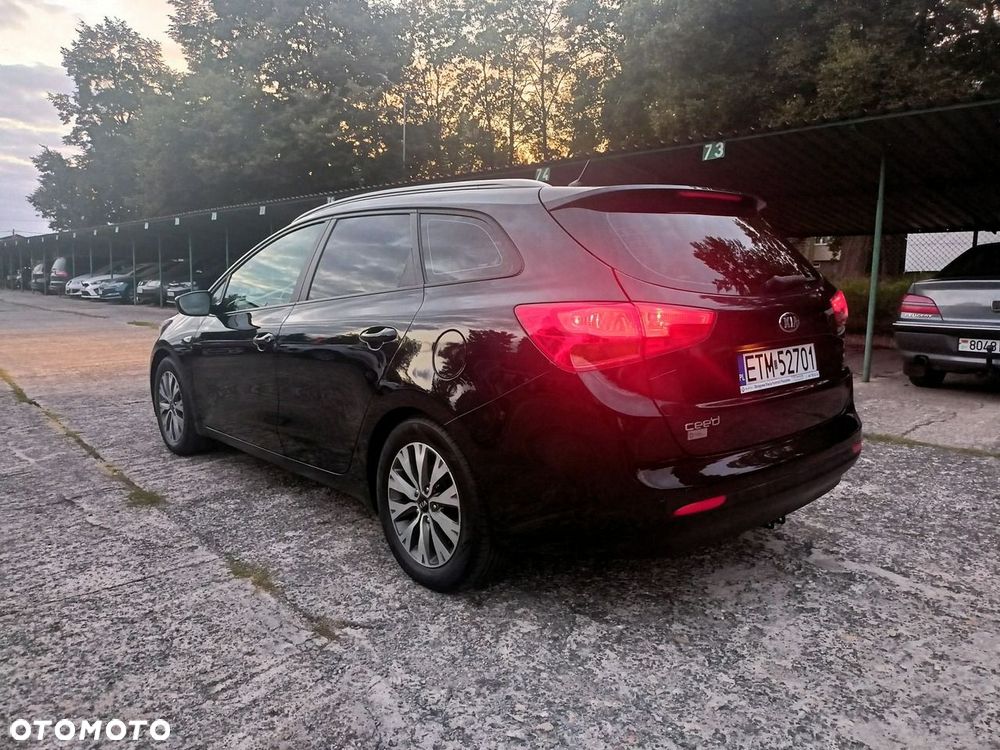Kia Ceed - 8