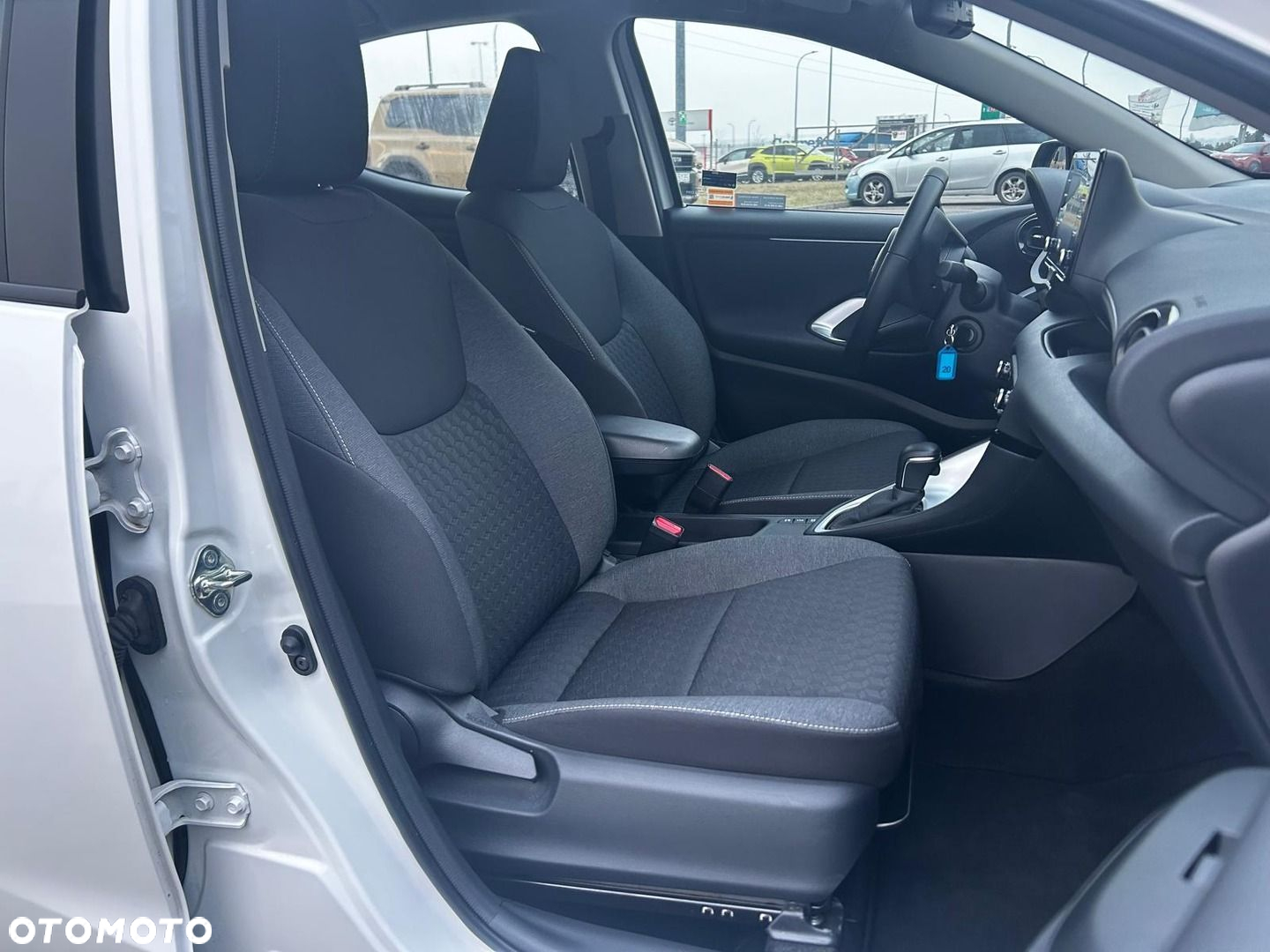 Toyota Yaris Hybrid 1.5 Comfort - 19