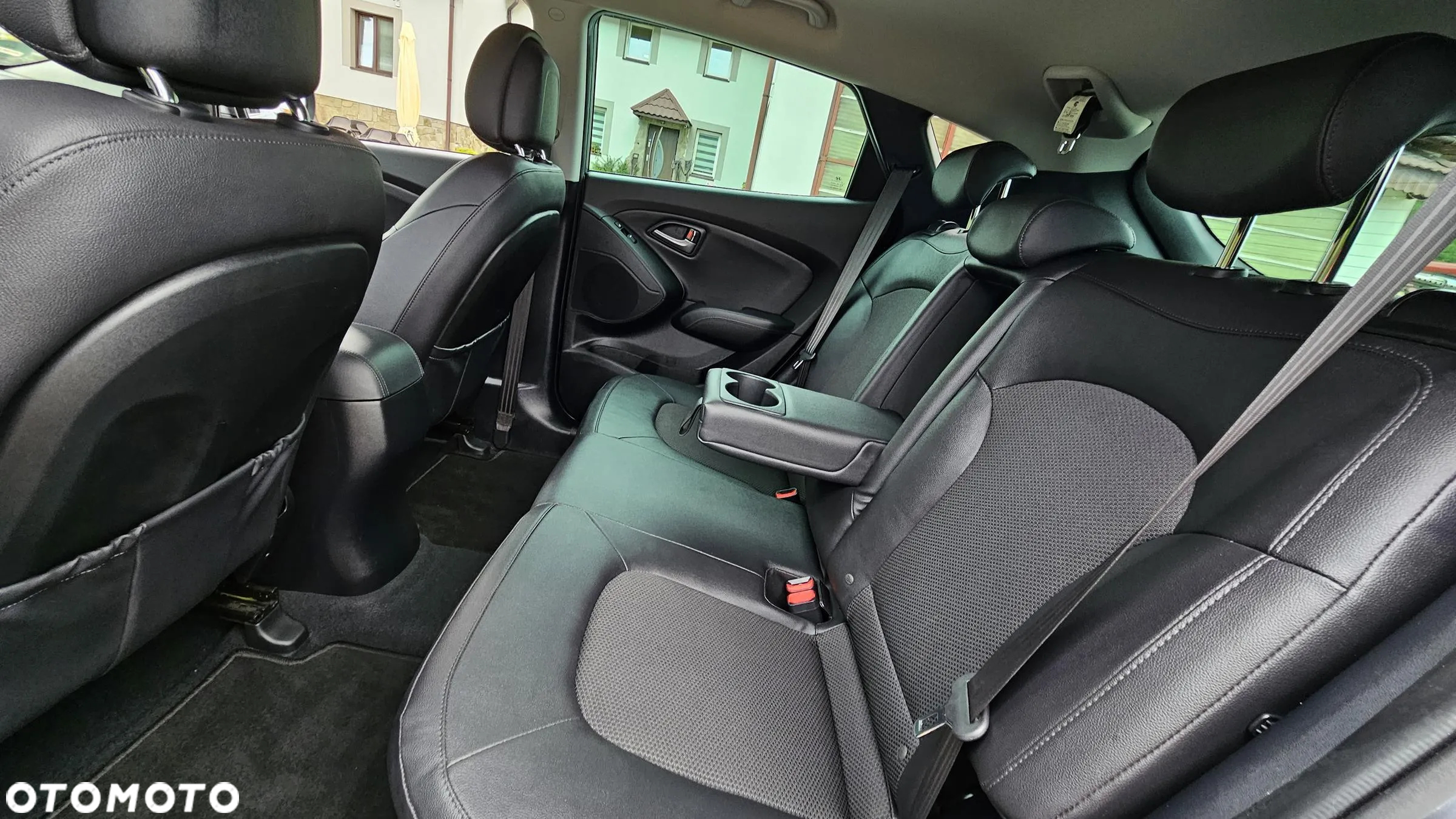 Hyundai ix35 2.0 CRDi 4WD Fifa World Cup Gold Edition - 24