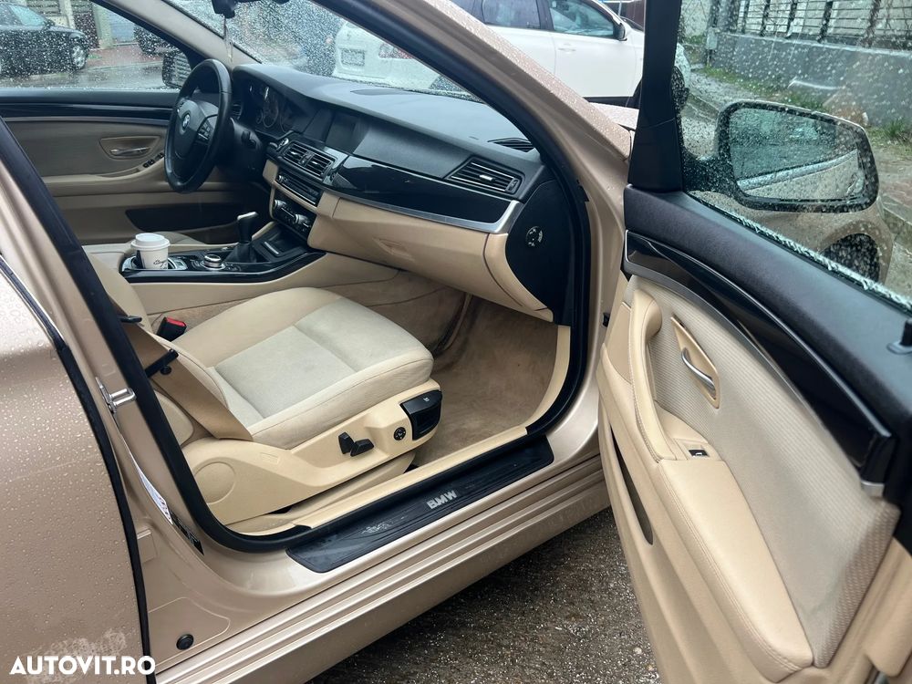 BMW Seria 5 525d Luxury Line - 15