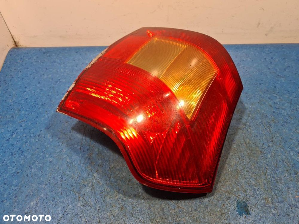 TOYOTA COROLLA E12 HB LAMPA TYŁ PRAWA ZEWNĘTRZNA - 4