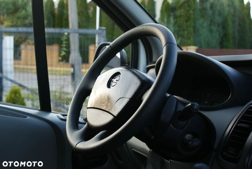 Opel Vivaro - 10