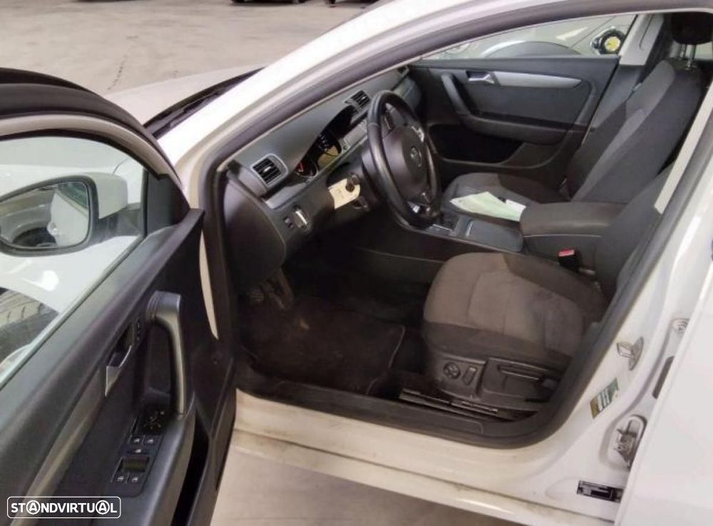VW Passat Variant - 3