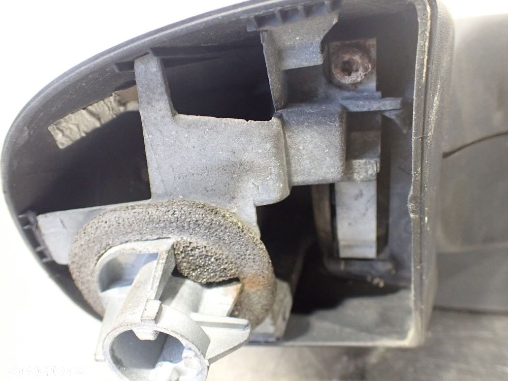 LUSTERKO LEWE ELEKTRYCZNE RENAULT TRAFIC II 1.9 - 7