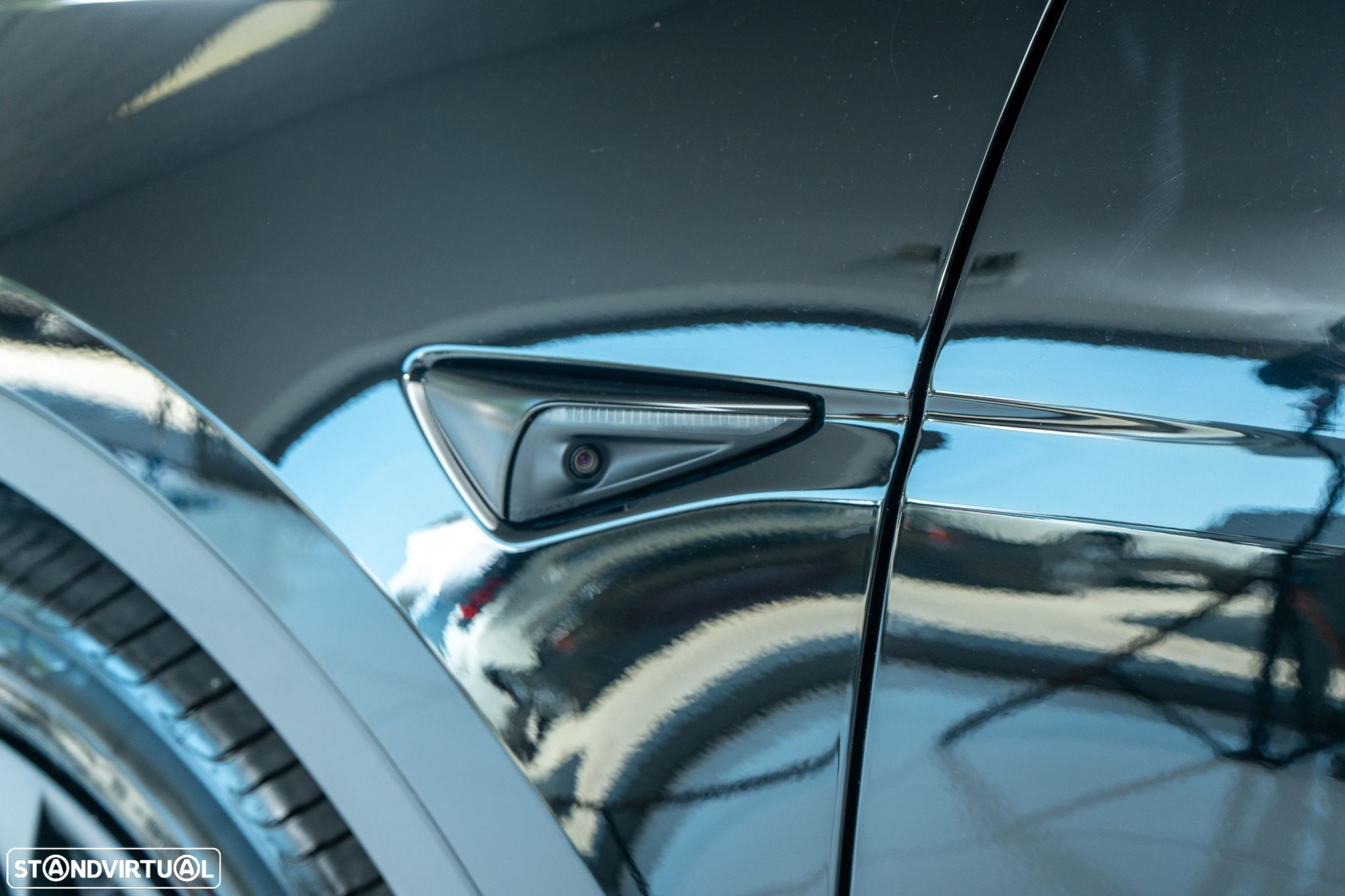 Tesla Model Y Long Range Dual Motor AWD - 33