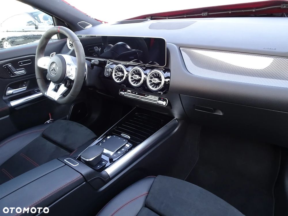 Mercedes-Benz GLA - 6