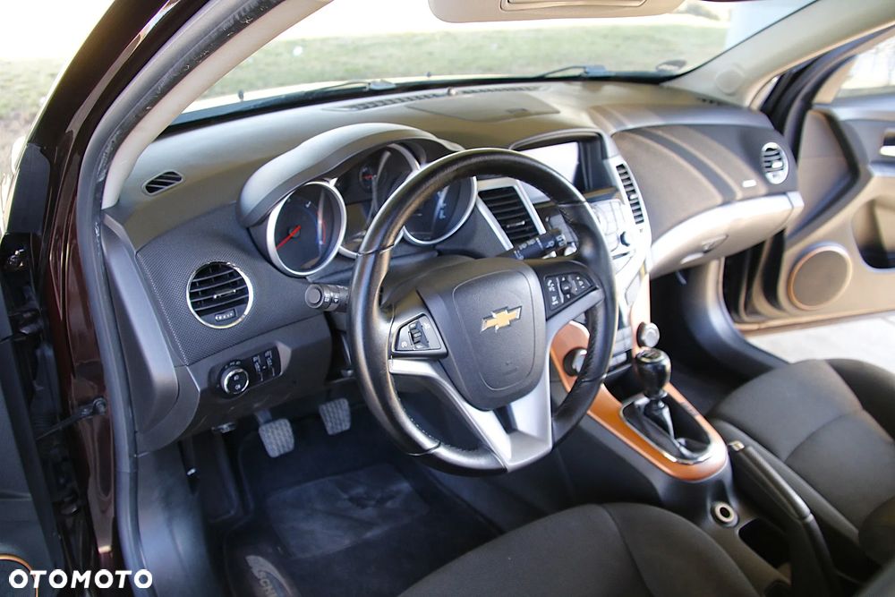 Chevrolet Cruze Station Wagon 1.7TD LT+ - 13