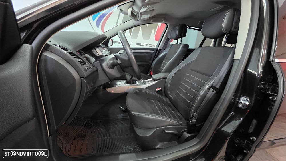 Renault Laguna Break 2.0 dCi Dynamique S - 19