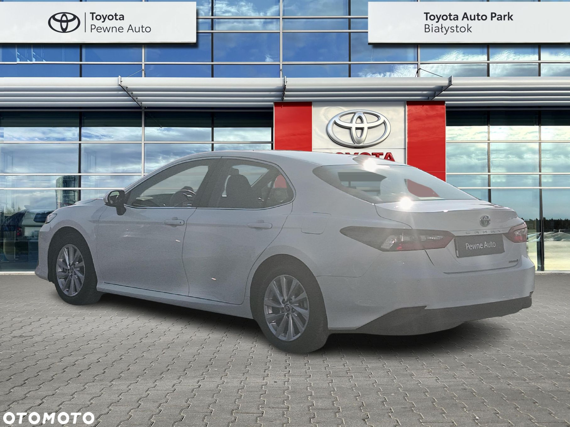 Toyota Camry - 3