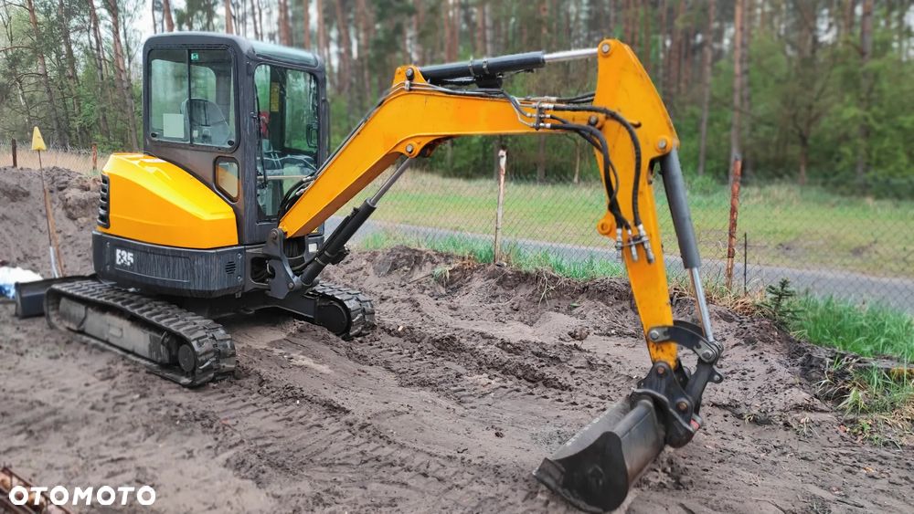 Bobcat E35, 3 łyżki