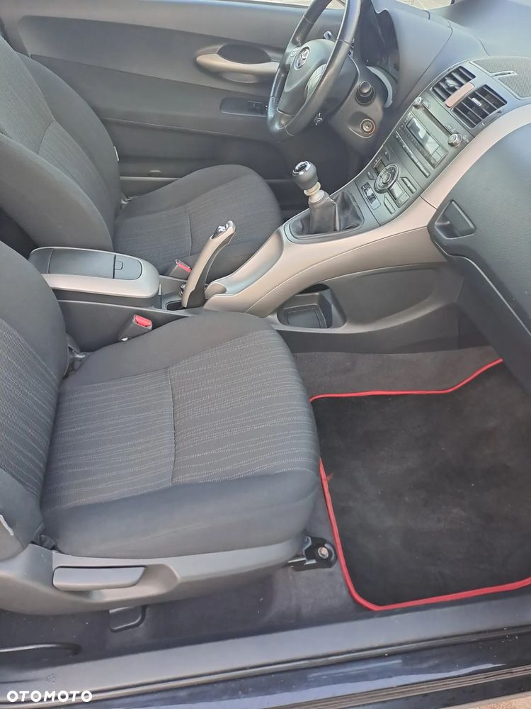 Toyota Auris 2.0 D-4D - 9