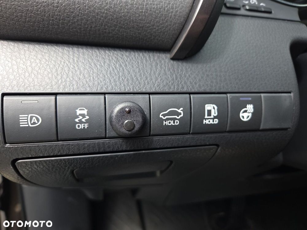 Toyota Camry 2.5 Hybrid Executive CVT - 21