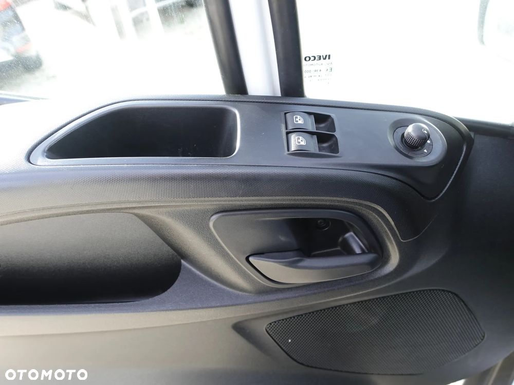 Iveco 70C17 - 15