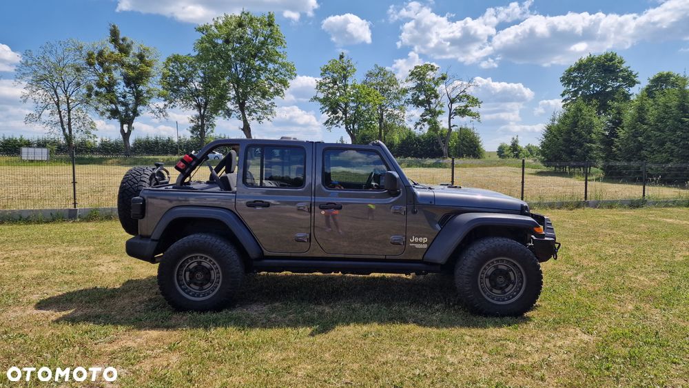 Jeep Wrangler - 16