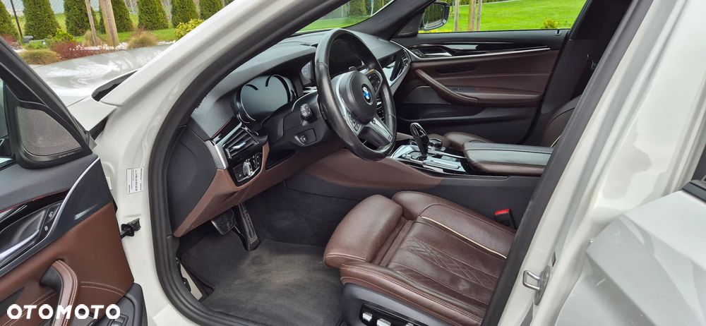 BMW Seria 5 M550d xDrive - 9