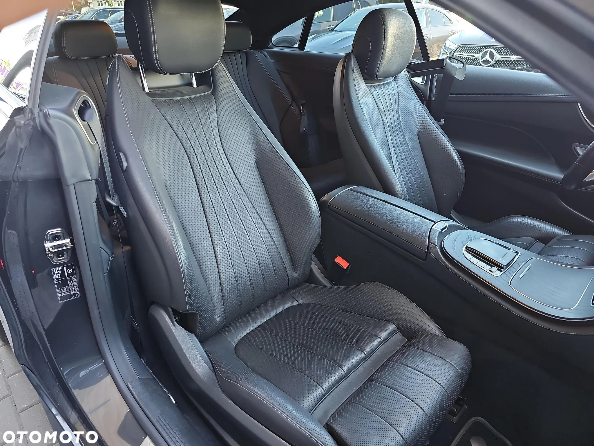 Mercedes-Benz Klasa E 300 Coupe 9G-TRONIC AMG Line - 10