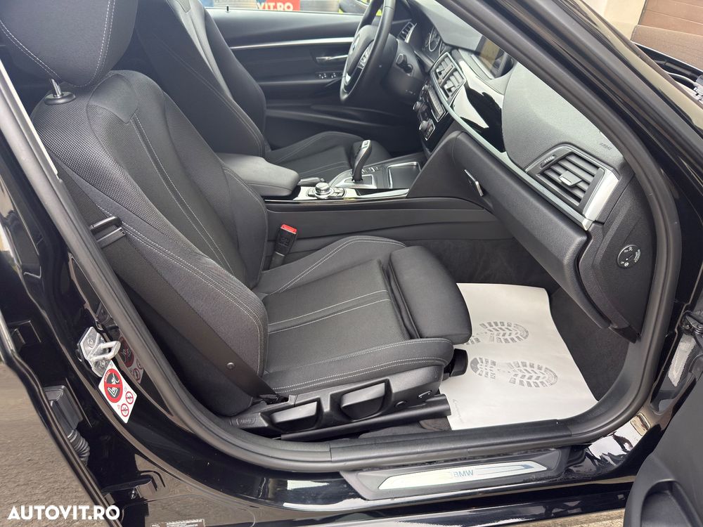 BMW Seria 3 320d Aut. Sport Line - 39