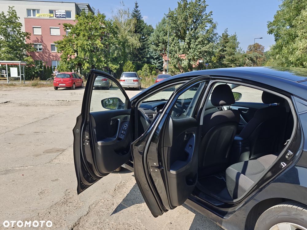 Hyundai Elantra 1.6 Comfort - 7