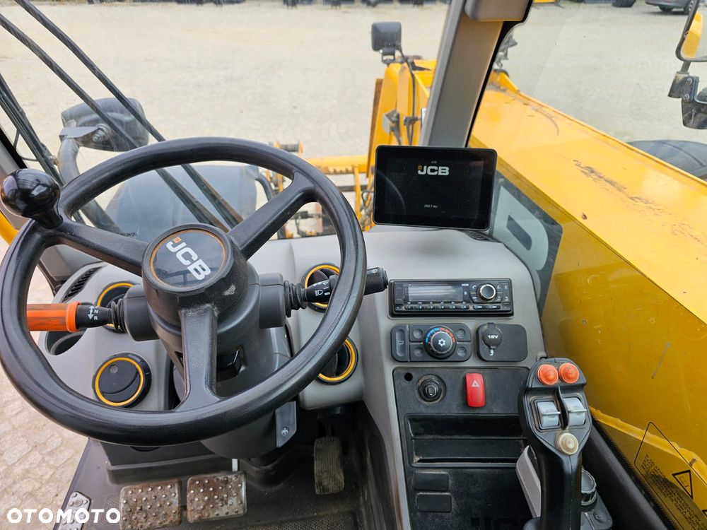JCB 542-70 Agri - 12
