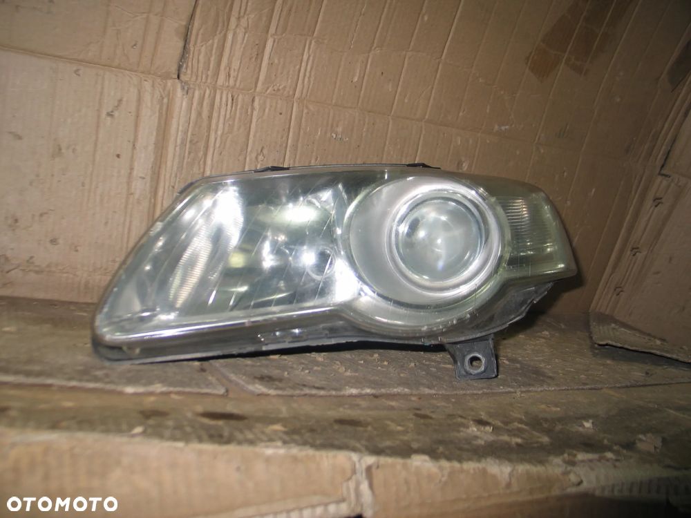 lampa przod vw passat B6 05-10r. 3C0941005S Europa - 3