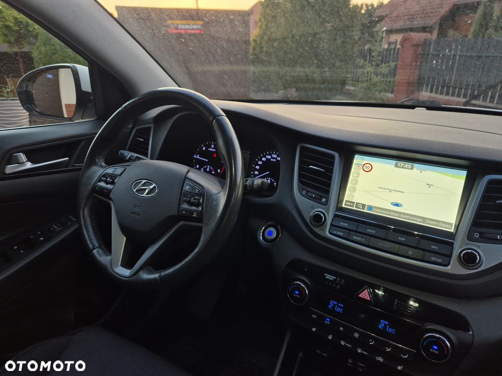 Hyundai Tucson 2.0 CRDI BlueDrive Style 2WD - 19