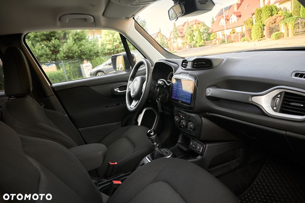 Jeep Renegade - 32