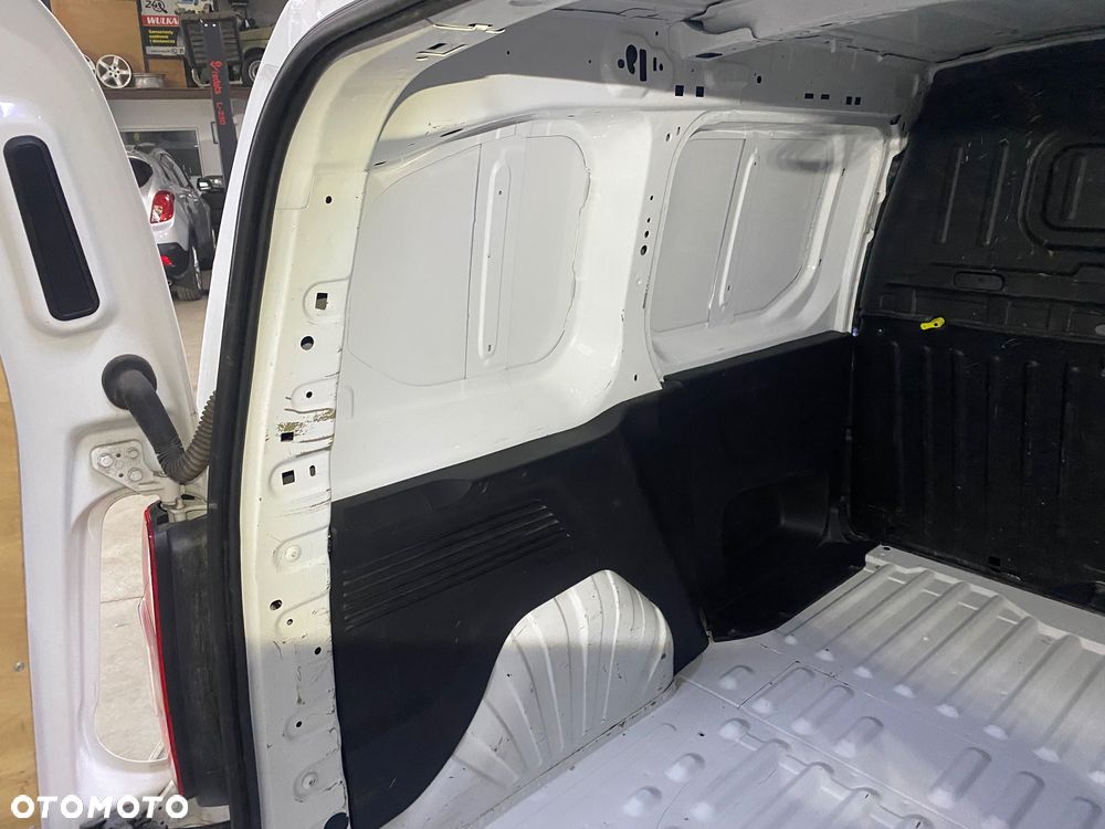 Opel COMBO - 13