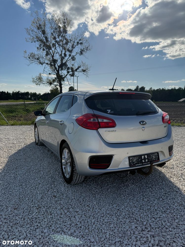 Kia Ceed 1.6 CRDi 136 ISG Vision - 6