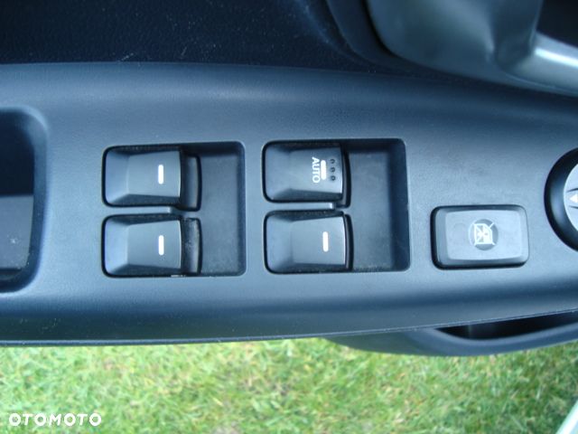 Kia Rio - 33