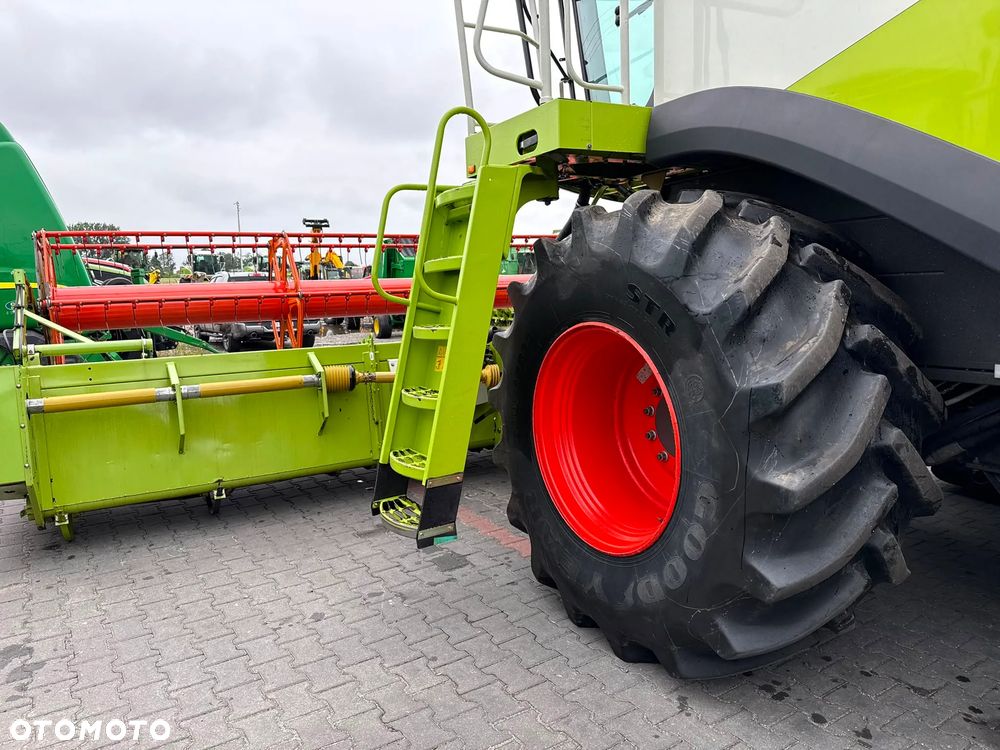 Claas LEXION 670 660  650 JOHN DEERE SERI T 670 - 25
