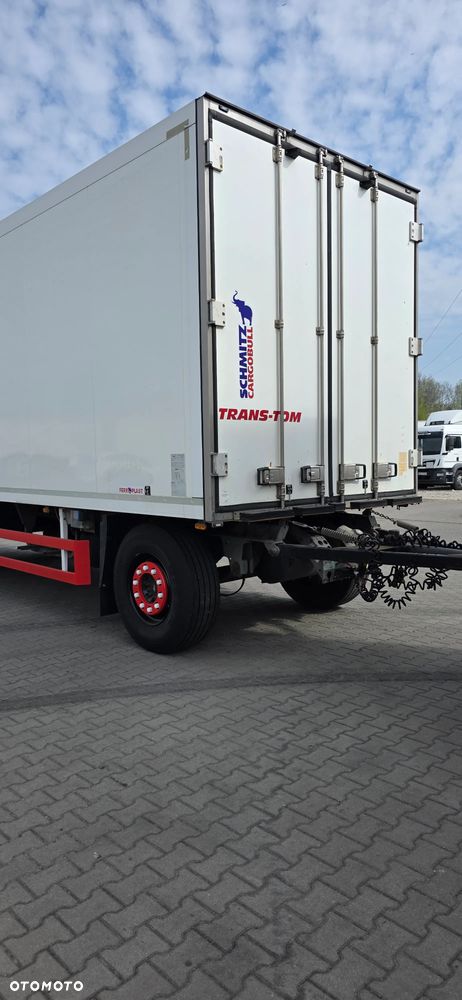 Schmitz Cargobull AKO 18 - 1