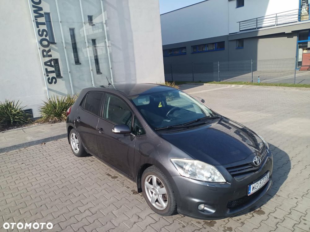 Toyota Auris 1.4 D-4D Terra - 10