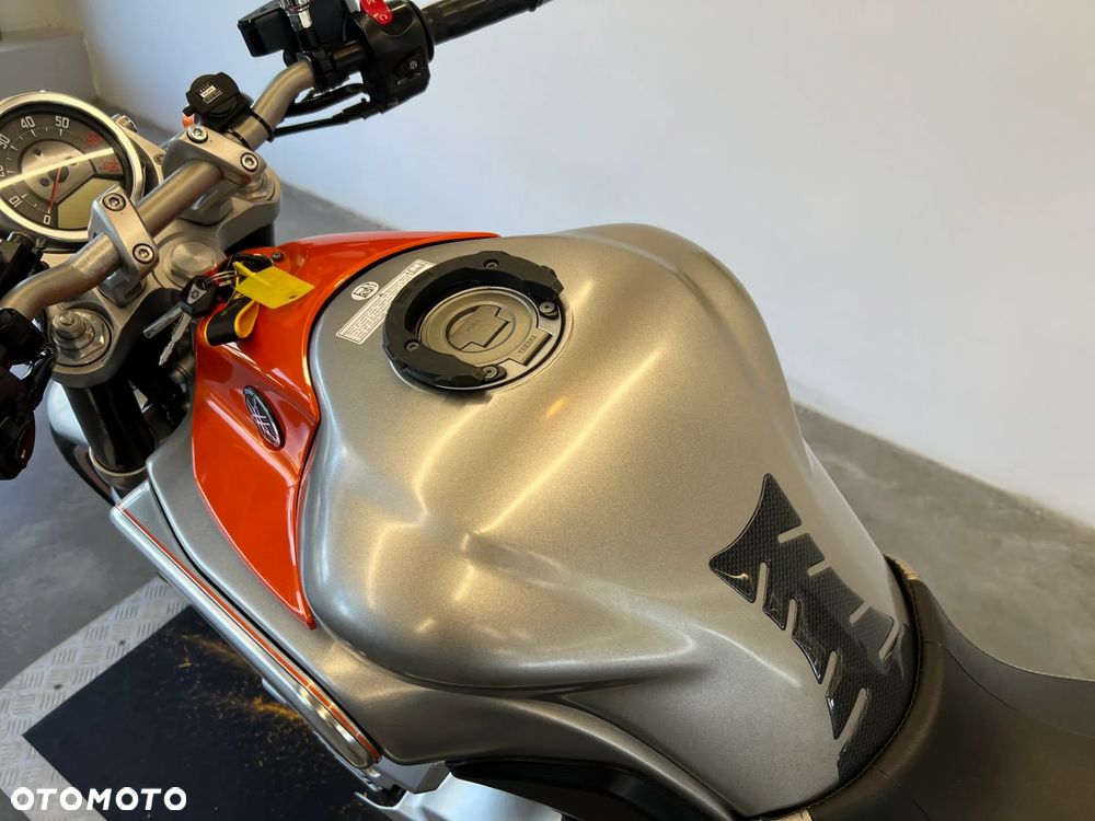 Yamaha MT - 17