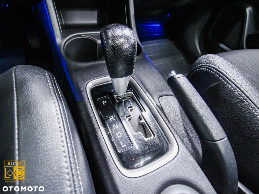 Mitsubishi Outlander 2.0 Instyle Navi 4WD CVT - 25