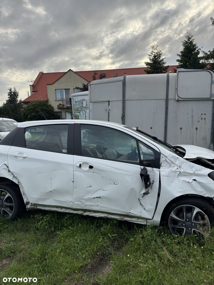 Toyota Yaris - 5