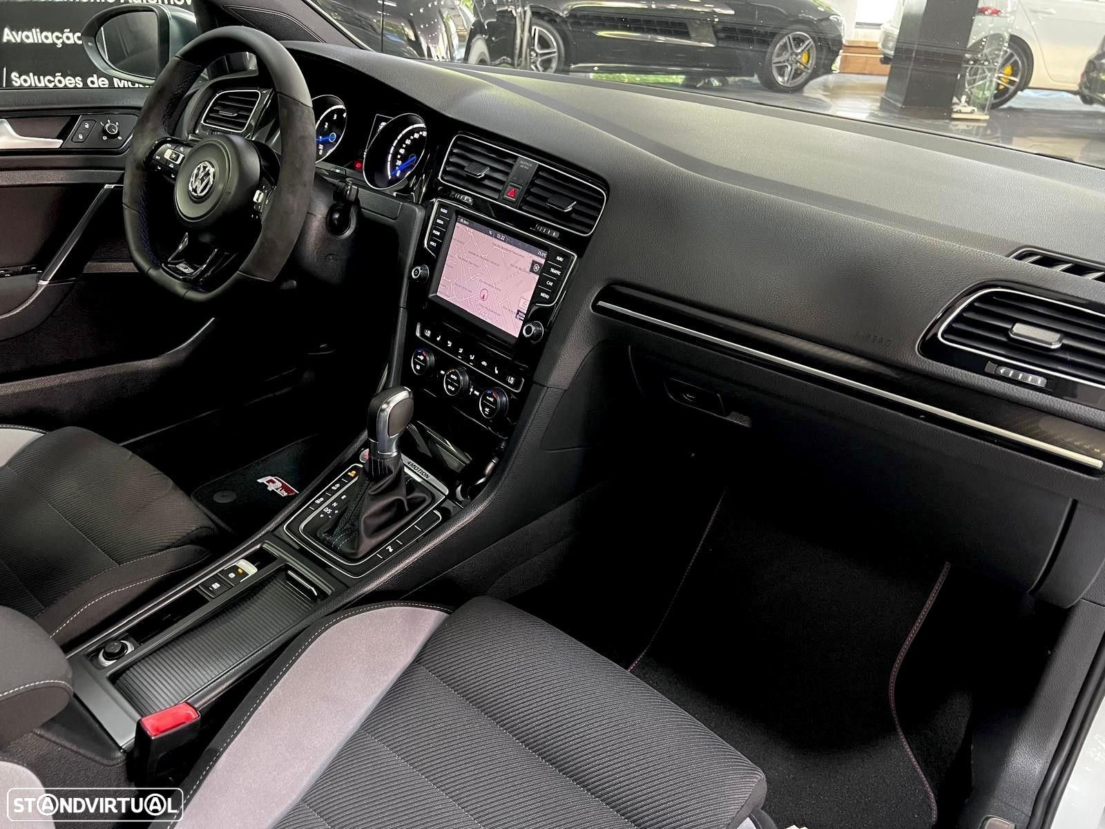 VW Golf - 40