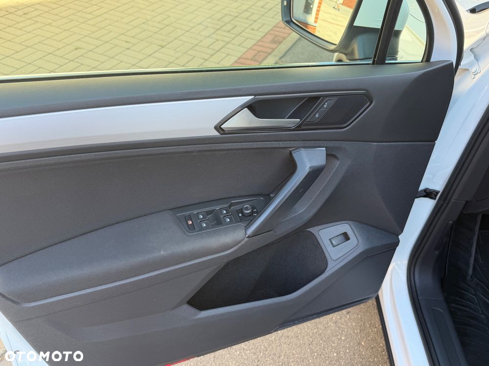 Volkswagen Tiguan - 24