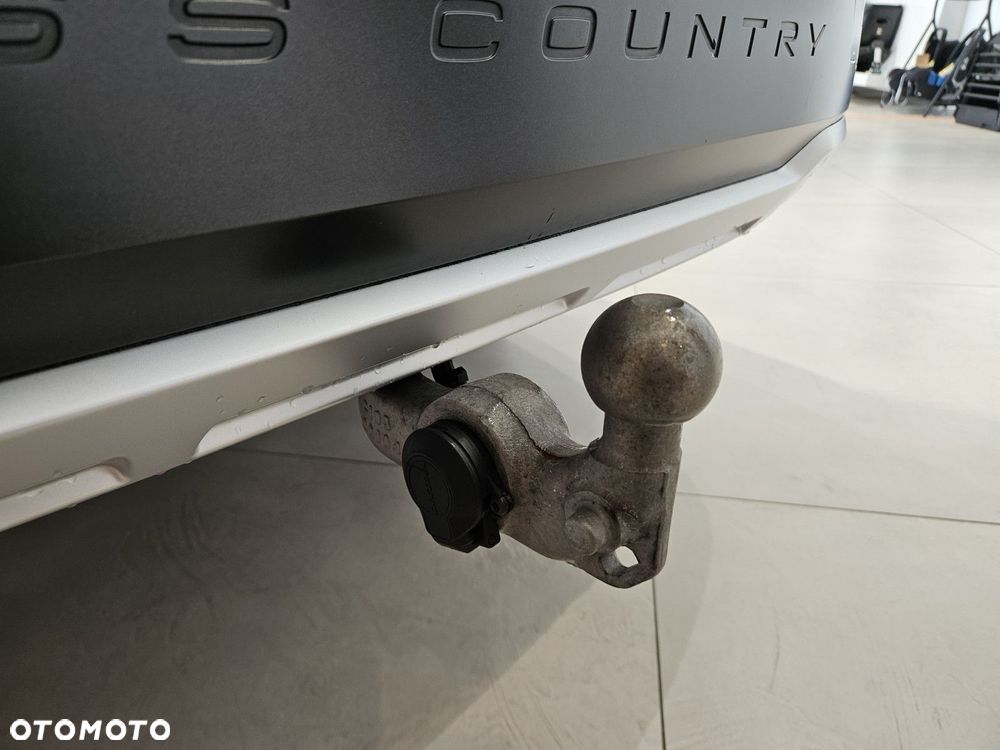 Volvo V90 Cross Country - 36